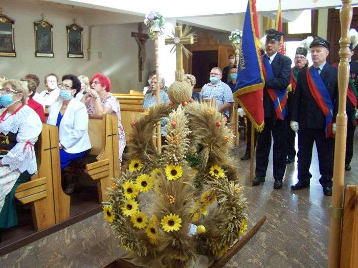 Obchody święta ożynek w kościele w Osinach