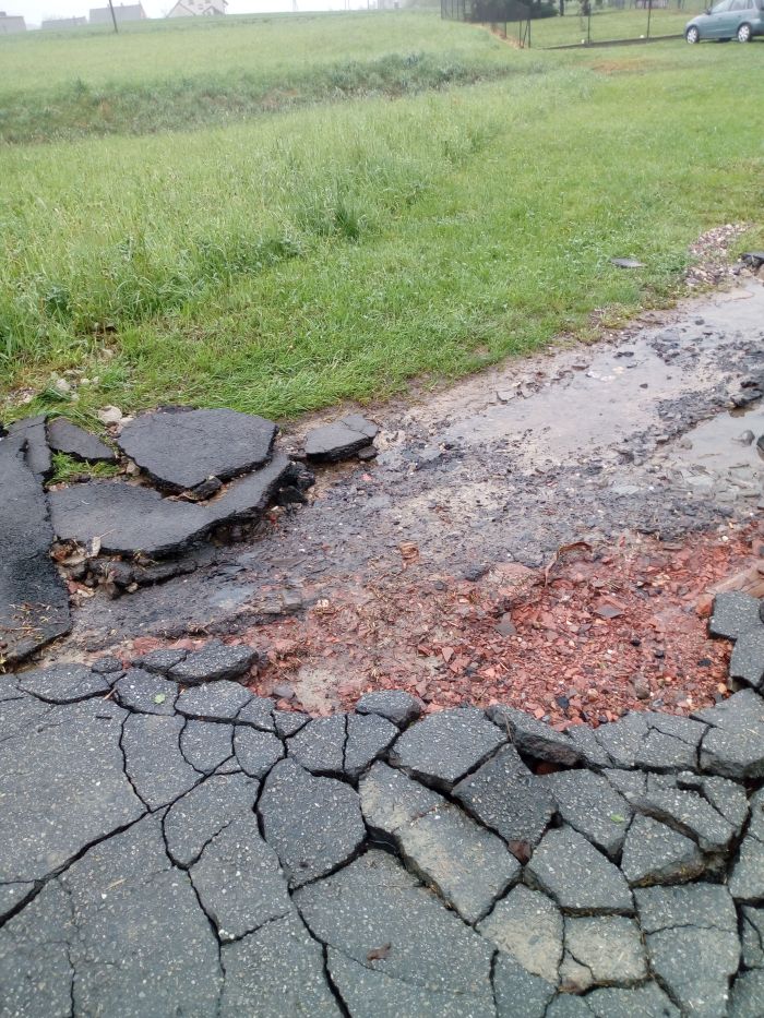 Szkody wyrządzone przez nawałnicę.