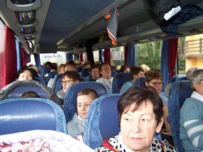 Uczestnicy Osińskiej wycieczki krajoznawczej :Szlakiem Orlich Gniazd;