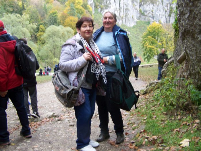 Uczestnicy Osińskiej wycieczki krajoznawczej "Szlakiem Orlich Gniazd"